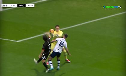 Γκολ-σκάνδαλο στην Championship με παίκτη της Μπρίστολ να παίζει... βόλεϊ και να σκοράρει!