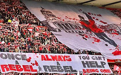 Ο κόσμος της Νότιγχαμ δίπλα στον Μαρινάκη με φοβερό πανό!