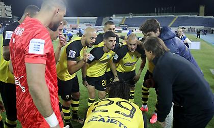 Τσακίρης: «Τους απέξω μας ξενίζει, αλλά οι παίκτες της ΑΕΚ ξέρουν - Η εξήγηση για τις πολλές αλλαγές του Αλμέιδα»