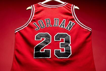Φανέλα του Τζόρνταν δημοπρατήθηκε για 4,6 εκατ. δολάρια