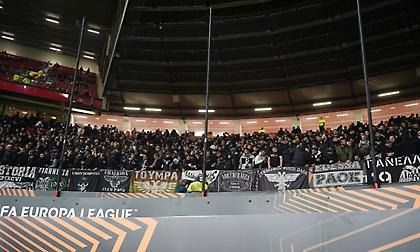 Έγινε… Τούμπα το «Ολντ Τράφορντ»: Απίστευτη ατμόσφαιρα από τους οπαδούς του ΠΑΟΚ στην έδρα της Γιουνάιτεντ!