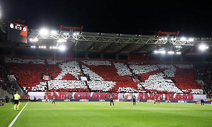 «Ίδια χρώματα, ίδιο αίμα»: Το coreo των οπαδών του Ολυμπιακού για τον Ερυθρό Αστέρα