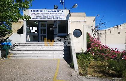 Επεισόδια στο 1ο ΕΠΑΛ στην Λαμία: Mαθητές έβαλαν φωτιά στο προαύλιο