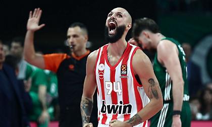 Τα μεγάλα τρίποντα του Φουρνιέ που χάρισαν τη νίκη στον Ολυμπιακό μέσα στο ΟΑΚΑ!