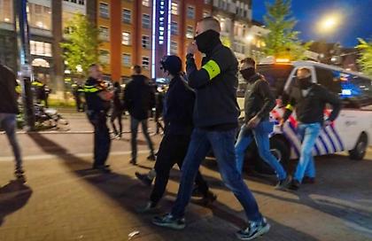 Άγρια επίθεση κατά Ισραηλινών οπαδών τη νύχτα στο Άμστερνταμ - Τουλάχιστον 10 τραυματίες και 2 αγνοούμενοι (Βίντεο)