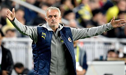 Ο Μουρίνιο… λιγουρεύεται τον πάγκο της Νιούκαστλ!