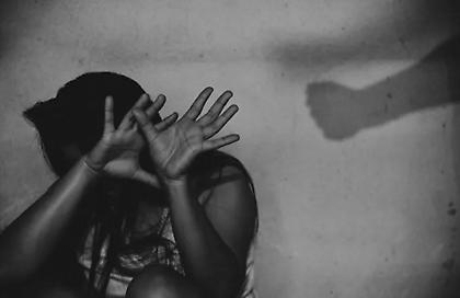 Αγρίνιο: 27χρονη κατήγγειλε τους γονείς της ότι την άφησαν δεμένη στο κρεβάτι της και έφυγαν