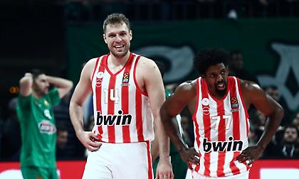 Βεζένκοφ: «Πάντα θα με κυνηγάνε, πρέπει να βρίσκω τρόπο να βοηθάω την ομάδα μου»