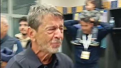 Παναιτωλικός: Αποθέωση και δάκρυα Πετράκη στα αποδυτήρια μετά τη νίκη επί του Άρη