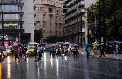 Καιρός: Τοπικές βροχές και σποραδικές καταιγίδες με θερμοκρασίες έως 21 βαθμούς – Αναλυτική πρόγνωση