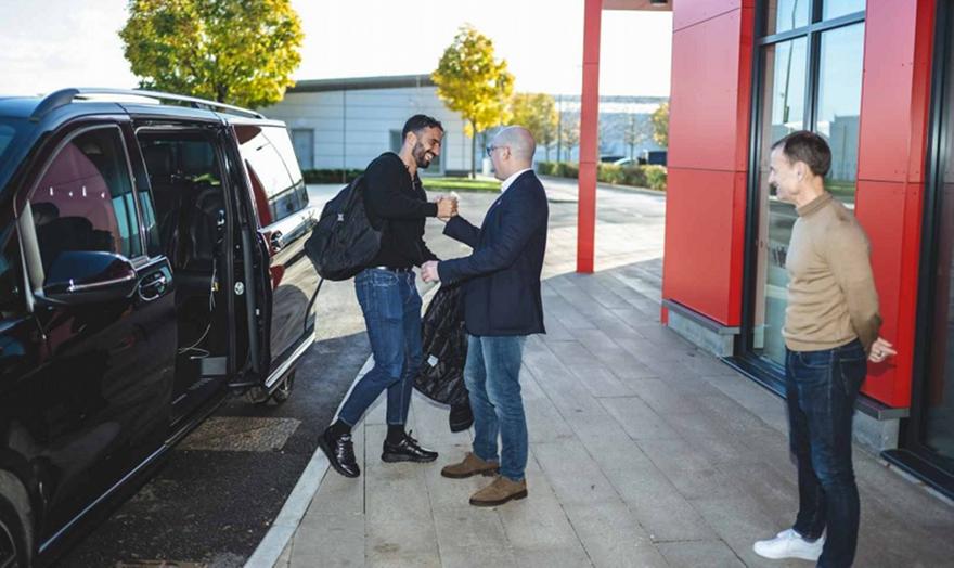 Μάντσεστερ Γιουνάιτεντ: Υποδέχτηκαν τον Αμορίμ στο Κάρινγκτον