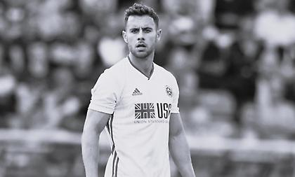 Aνοίγει έρευνα για τον οπαδό που βεβήλωσε τη μνήμη του Τζορτζ Μπάλντοκ η Σέφιλντ Γουένσντεϊ