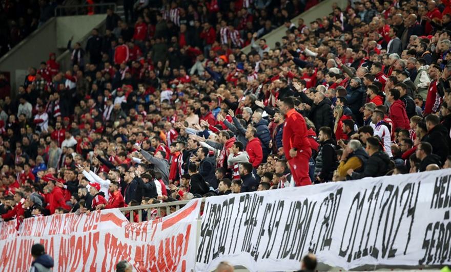 Θύρα 7: Χιλιάδες εισιτήρια για 27 μέλη