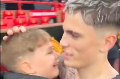 Υπέροχη κίνηση του Γκαρνάτσο σε έναν μικρό φίλο της Γιουνάιτεντ