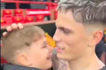 Μάντσεστερ Γιουνάιτεντ: Υπέροχη κίνηση του Γκαρνάτσο σε έναν μικρό φίλο της Γιουνάιτεντ