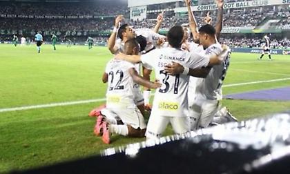 Το συγκινητικό μήνυμα της Σάντος για την άνοδο: «Ο Πελέ μας βλέπει από εκεί ψηλά και χαμογελάει»