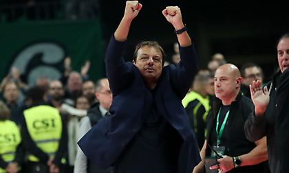 Ο Αταμάν ευχαρίστησε και αποθέωσε τον κόσμο του Παναθηναϊκού: «Η σεζόν τώρα ξεκινάει»!