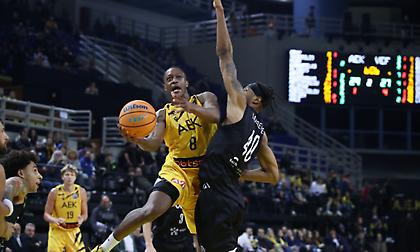 «Βομβάρδισε» τη Ρίγα πίσω από τα 6,75μ. και εξασφάλισε το ευρωπαϊκό της μέλλον η ΑΕΚ!