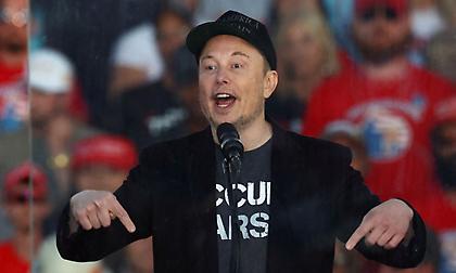 Δίπλα στον Τραμπ ο Μασκ στη συνάντηση των Ρεπουμπλικανών της Βουλής