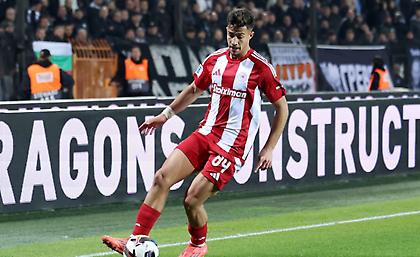 Η… ανάκριση του Κωστούλα: Τι του έχει πει ο πατέρας του για τον Ολυμπιακό, τι όνειρα έχει και ποιο είναι το είδωλό του