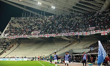 Καταγγελίες Άγγλων οπαδών για αδικαιολόγητη βίαιη μεταχείριση από την ελληνική αστυνομία - Έρευνα από FA, ενήμερη η UEFA