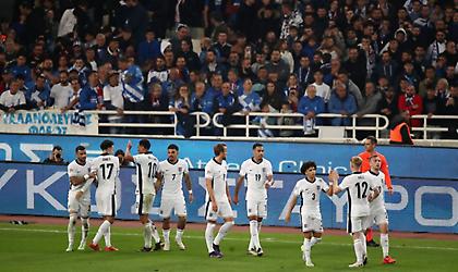 Η εικόνα στις εξέδρες του ΟΑΚΑ μετά το τρίτο γκολ της Αγγλίας