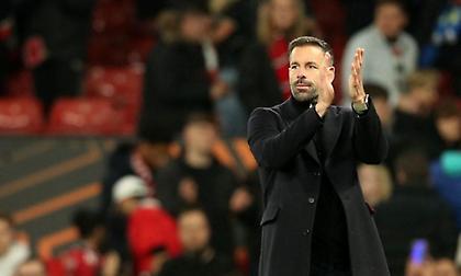 Υποψήφιος για την Μπέρνλι ο Φαν Νίστελροϊ