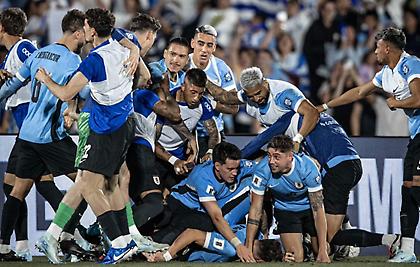 «Σέρβιρε» νίκη στην Ουρουγουάη ο Πελίστρι κόντρα στην Κολομβία - Ενδεκαδάτος στη λευκή ισοπαλία του Περού ο Κάλενς