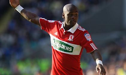 «Ξυπνάει τη γάτα της γιαγιάς μου»: Άλλοτε παίκτης της Premier League και των… Χανίων κατηγορείται ότι χτυπάει κουδούνια!