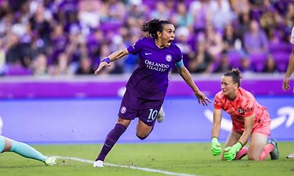 Γι’ αυτό τη λένε… θηλυκό Μέσι: Η Μάρτα στα 38 της πέτυχε απίθανο γκολ σε ημιτελικό