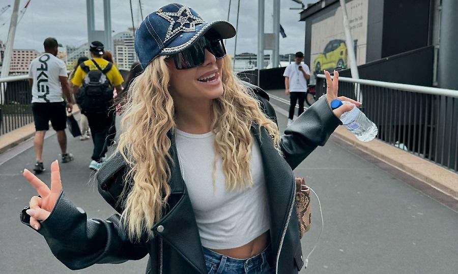 Η Josephine τα σπάει στην Αυστραλία...κυριολεκτικά!