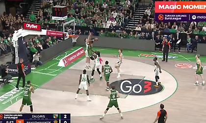 Το ασύλληπτο κάρφωμα του Λόνι Γουόκερ μπροστά στον Παπαπέτρου!