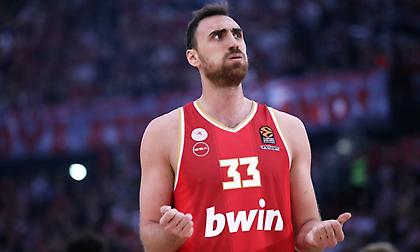 Μάνατζερ Μιλουτίνοφ: «Υπάρχει προσέγγιση από τον Ολυμπιακό για νέο συμβόλαιο»