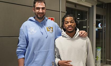 Έφτασε στη Θεσσαλονίκη για τον Άρη ο Κούπερ: «Αναπάντεχο αυτό που έγινε, είμαι χαρούμενος και ενθουσιασμένος»