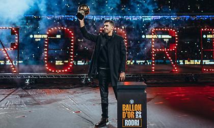 «Rodri's on fire»: Η φοβερή υποδοχή στον Ισπανό από τη Σίτι για τη Χρυσή Μπάλα!