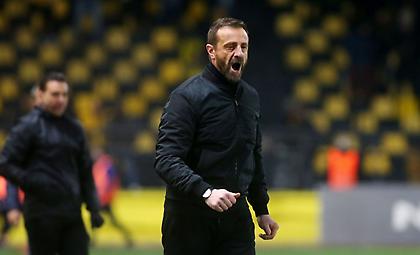 Μάντζιος: «Ήττα που μας πονάει - Ζητώ συγγνώμη από τον κόσμο»