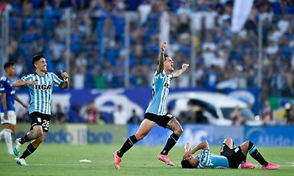 Η Ρασίνγκ του Ζουκουλίνι στα ουράνια: Σάρωσε την Κρουζέιρο και πανηγυρίζει το πρώτο της Sudamericana!