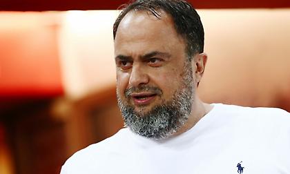 Ομιλία Μαρινάκη στα αποδυτήρια και ανακοίνωση μεγάλου πριμ για νίκες μέχρι τις γιορτές: «Σας εμπιστευόμαστε απόλυτα»!