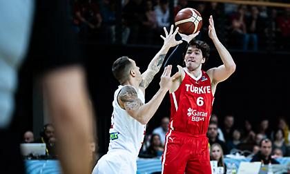 Oσμάν και Γιουρτσεβέν έβαλαν μαζί 55 πόντους και έστειλαν την Τουρκία του Αταμάν στο Ευρωμπάσκετ!