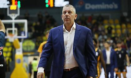 Παπαθεοδώρου: «Ήμασταν τρεις προπονητές εγκλωβισμένοι σε αυτοκίνητο στο Φρίμπουργκ»