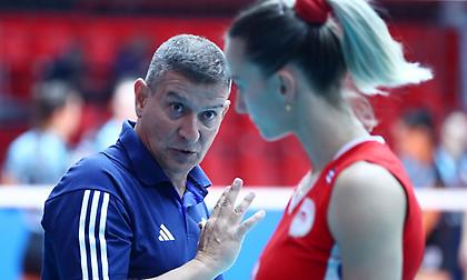 Μιτσέλι: «Υπερήφανος για τα κορίτσια, τίποτα δεν τελείωσε για τον Ολυμπιακό»