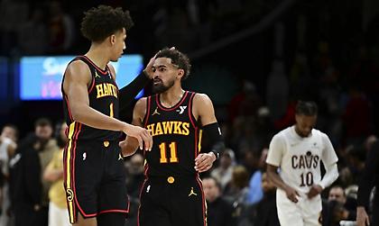 Οι Χοκς «προσγείωσαν» τους Καβαλίερς, πρώτη ήττα φέτος στο Κλίβελαντ