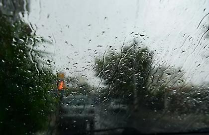 Καιρός: Βροχές στο Ιόνιο - Στους 20 βαθμούς Κελσίου ο υδράργυρος