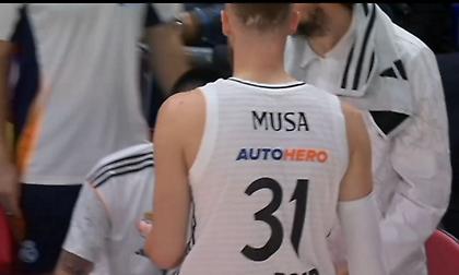 Πρωτοφανές: Ο Μούσα βγήκε στο δεύτερο ημίχρονο του clasico με λάθος νούμερο στη φανέλα!