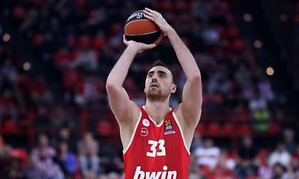 Ο Μιλουτίνοφ αποθέωσε τους Αγγελόπουλους: «Ευχαριστούμε που επένδυσαν τόσα χρήματα και έφεραν τέτοιους παίκτες»