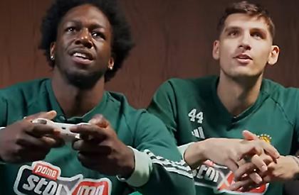 Παναθηναϊκός: Τα backstage από τα αποκαλυπτήρια της νέας φανέλας και τα πειράγματα σε Ναν