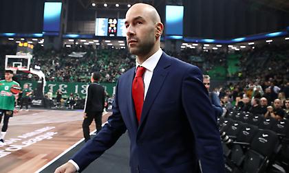 Έντονες αποδοκιμασίες από τους φίλους του Παναθηναϊκού κατά την είσοδο του Σπανούλη στο ΟΑΚΑ