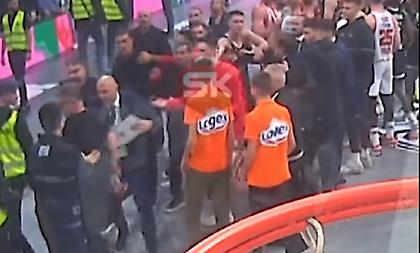 Το βίντεο με την ένταση ανάμεσα στον Μπαρτζώκα, τον συνεργάτη του Ομπράντοβιτς και τον Σέρβο οπαδό