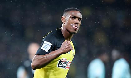 Κερδισμένο πέναλτι του Πινέδα και 2-0 για την ΑΕΚ με τον Μαρσιάλ