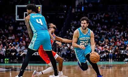 Δεν πάει πουθενά για την ώρα ο Μίτσιτς: Παίρνει ρόλο βασικού στους Χόρνετς λόγω τραυματισμών